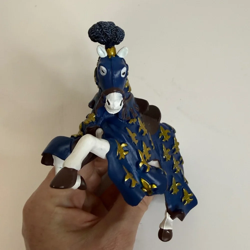 Papo 2005 Medieval Knight Horse Blue Gold Fleur-de-lis Armored‎ Figure 39338